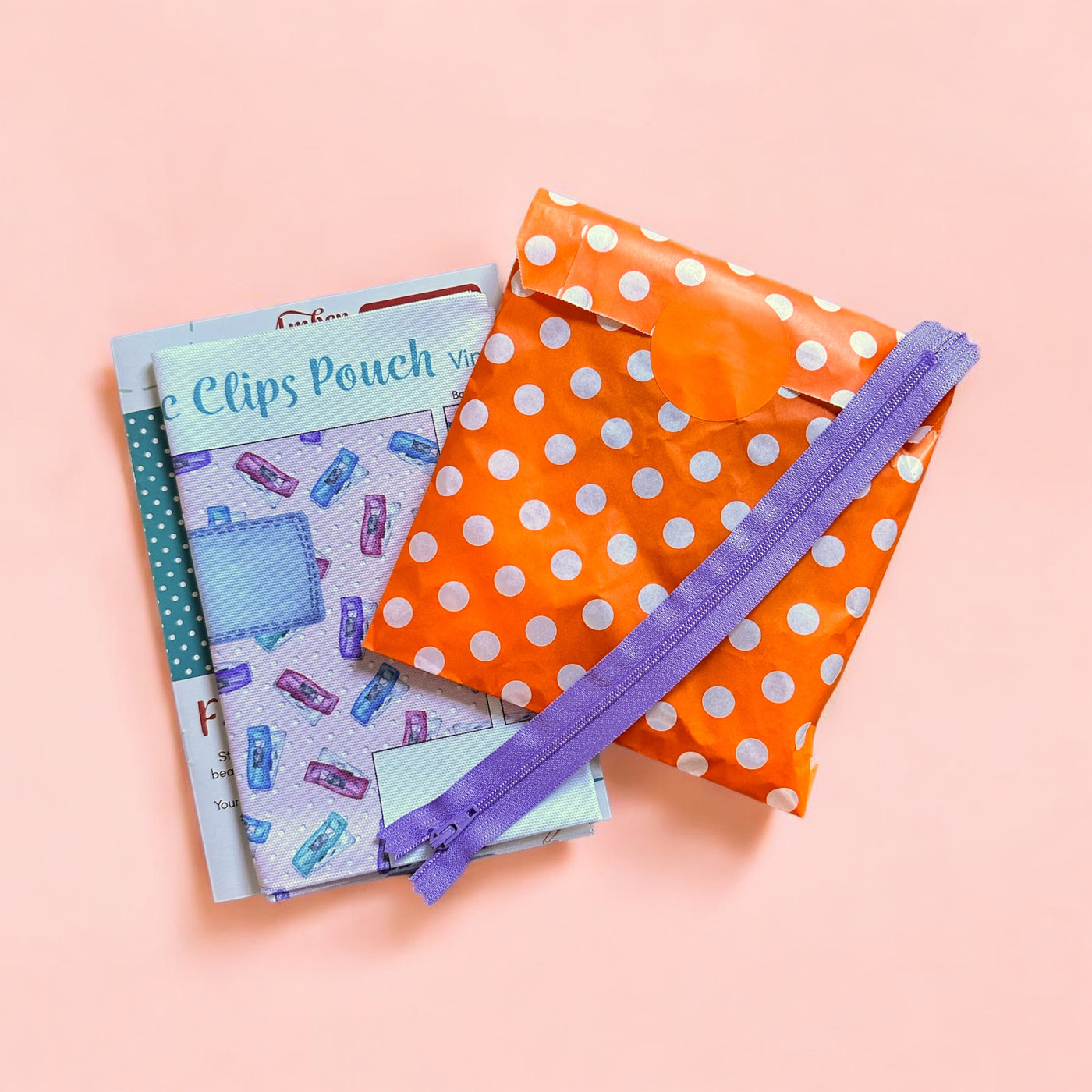 Fabric Clips Pouch - Vintage Sewing Kit